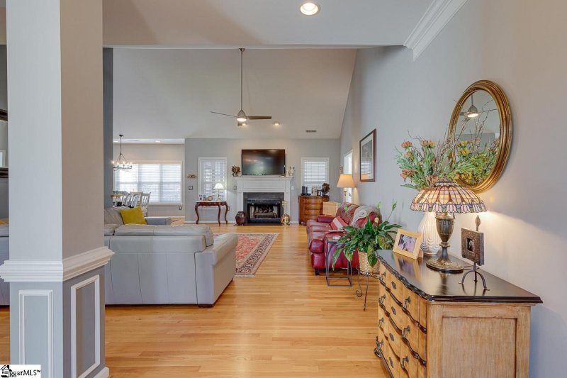 Property image 3 at 411 Meadow Hill Way, Greer, SC 29650