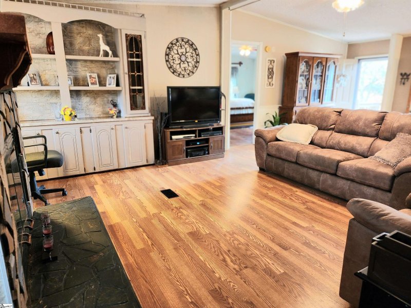 Property image 3 at 105 Montague Lane, Liberty, SC 29657