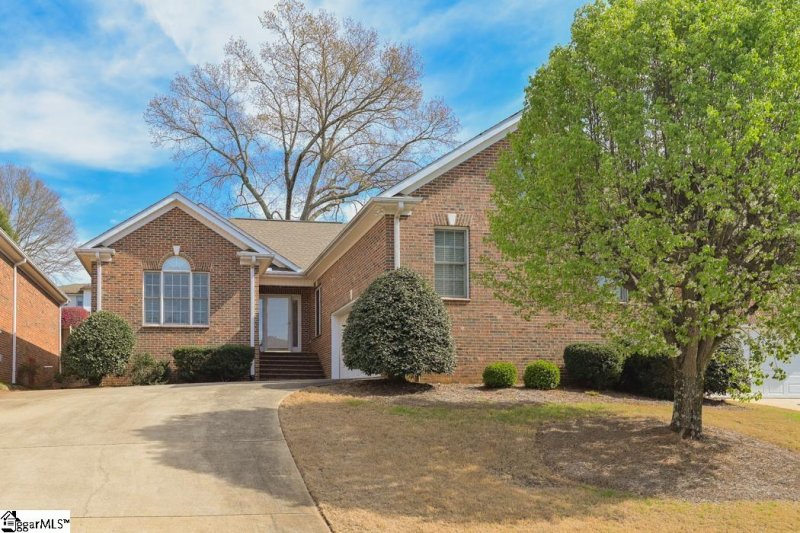 Property image 2 at 218 Redspire Drive, Greenville, SC 29617