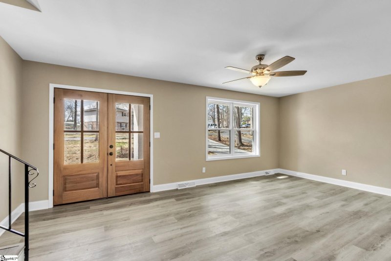 Property image 3 at 203 Newgate Drive, Simpsonville, SC 29681