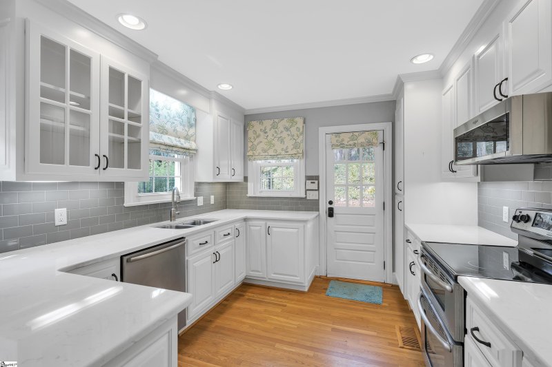 Property image 3 at 132 Fernwood Lane, Greenville, SC 29607