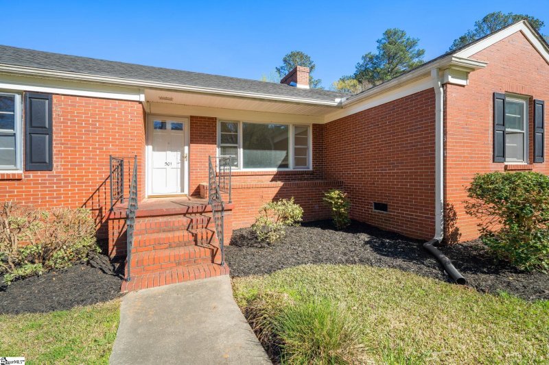 Property image 4 at 501 Cedar Street, Clinton, SC 29325