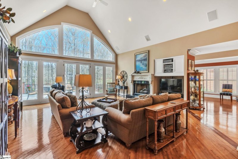 Property image 5 at 10 Futura Court, Greer, SC 29650