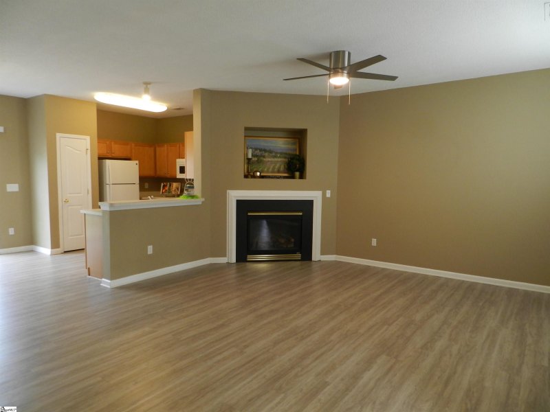 Property image 5 at 8 Sunfield Court, Greer, SC 29650