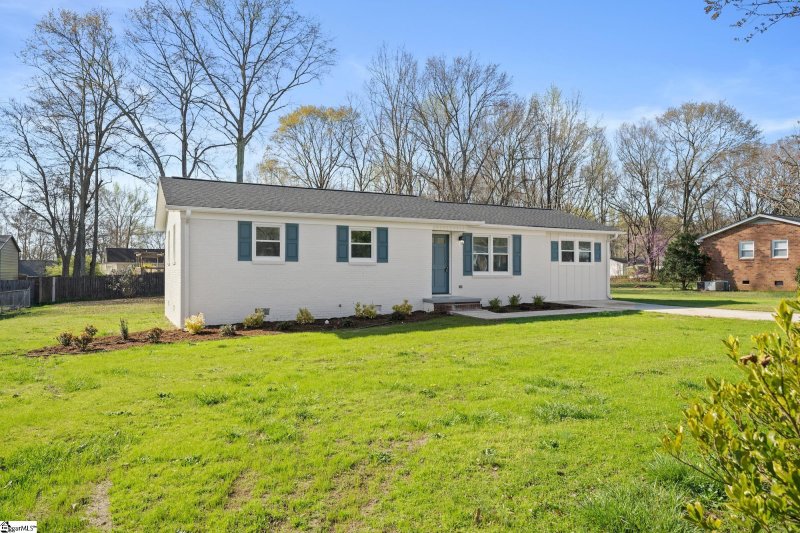 Property image 2 at 117 G Street, Williamston, SC 29697