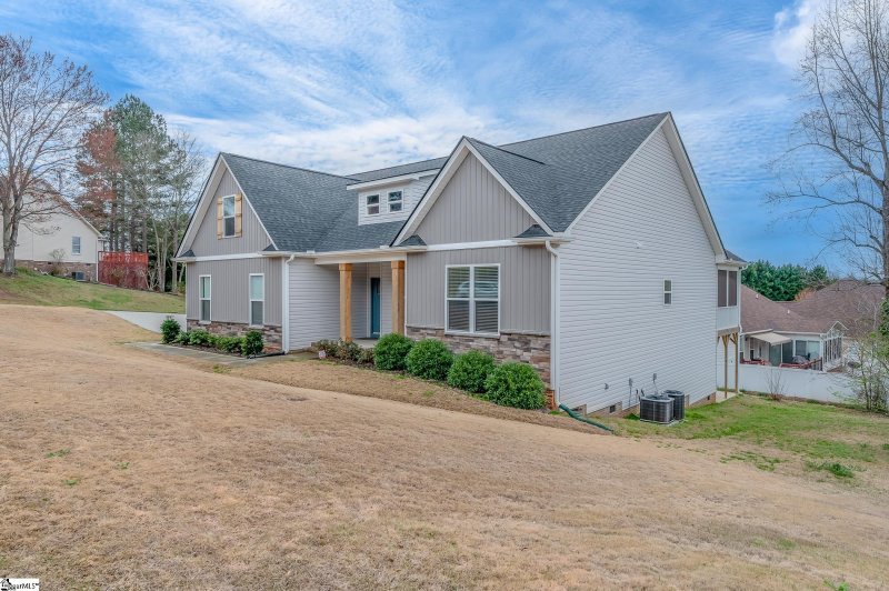 Property image 3 at 226 Stone River Way, Taylors, SC 29687