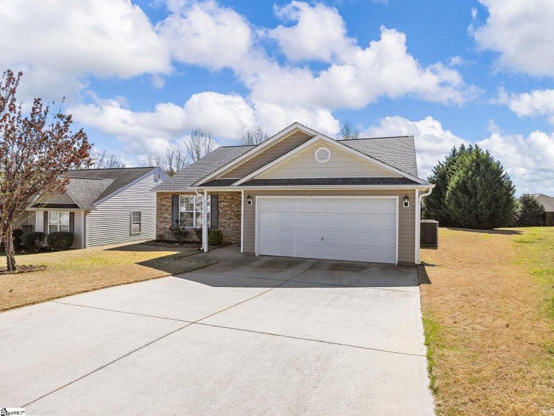 Property image 3 at 347 Collin Rogers Drive, Moore, SC 29369