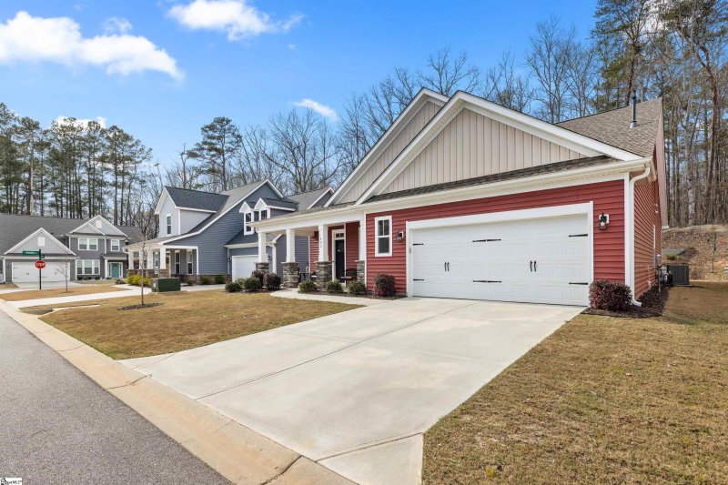 Property image 2 at 402 Kelby Street, Travelers Rest, SC 29690