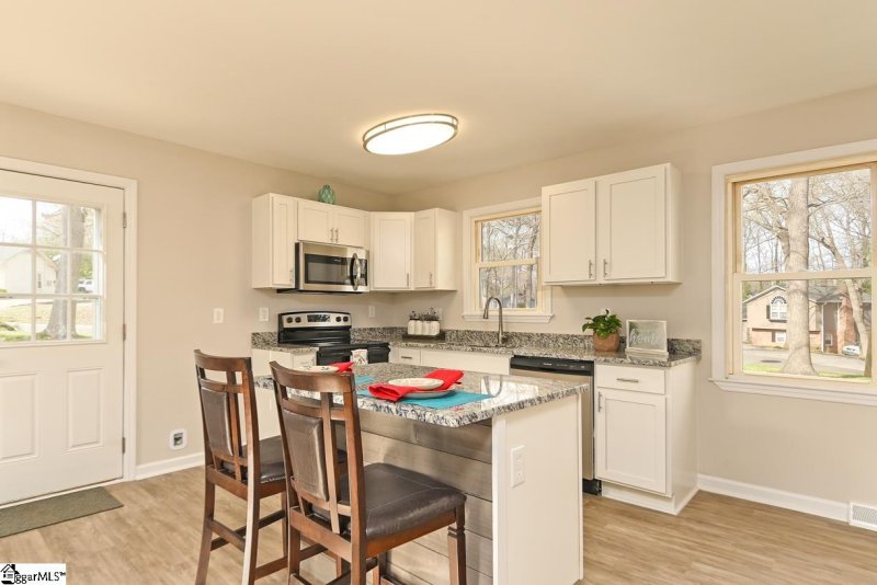 Property image 3 at 202 Newgate Drive, Simpsonville, SC 29681