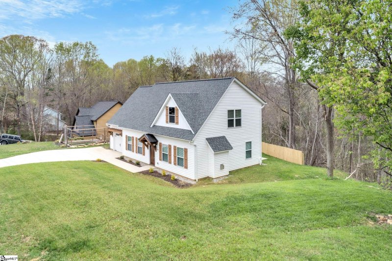 Property image 2 at 122 Hunters Woods Drive, Simpsonville, SC 29680