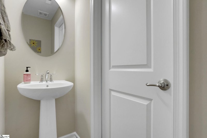 Property image 4 at 510 Bucklebury Road, Greer, SC 29651