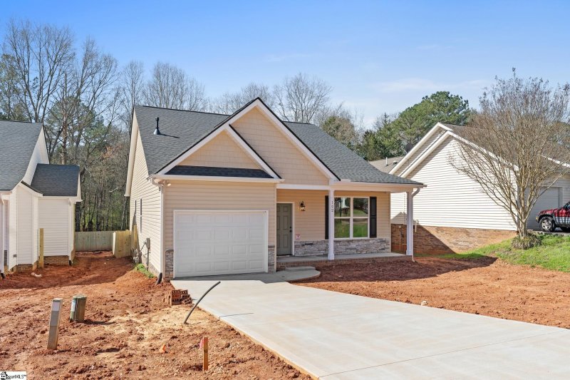 Property image 2 at 102 Colonial Court, Pendleton, SC 29670