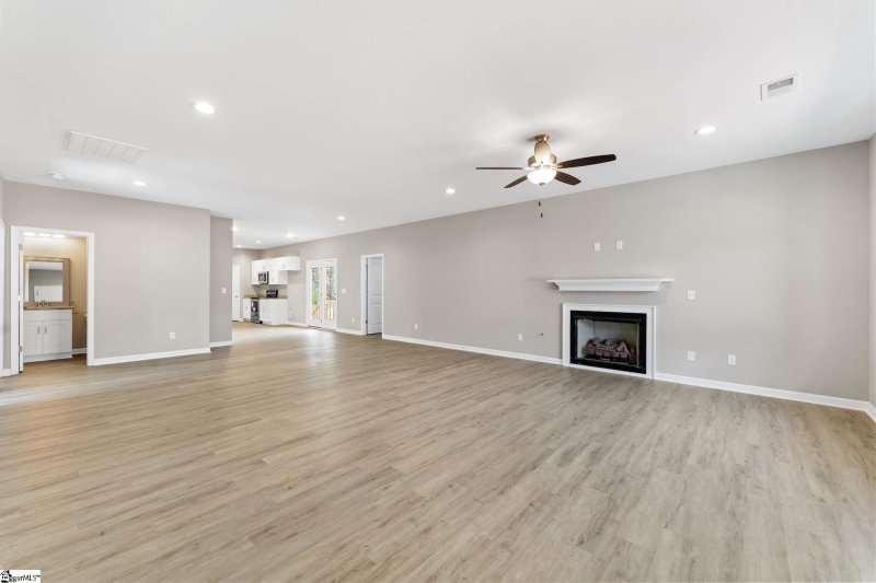 Property image 4 at 104 Colonial Court, Pendleton, SC 29670