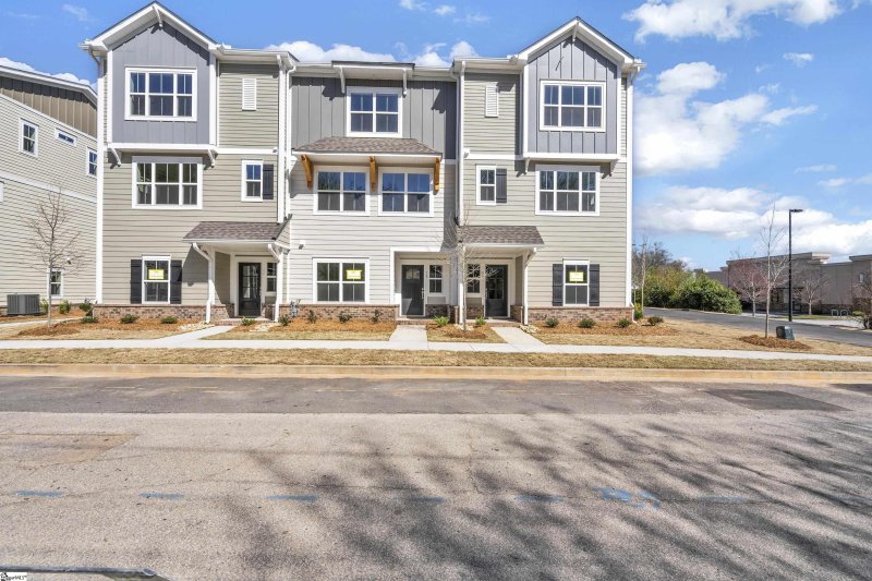 Property image 2 at 13 Keat Avenue, Greenville, SC 29601