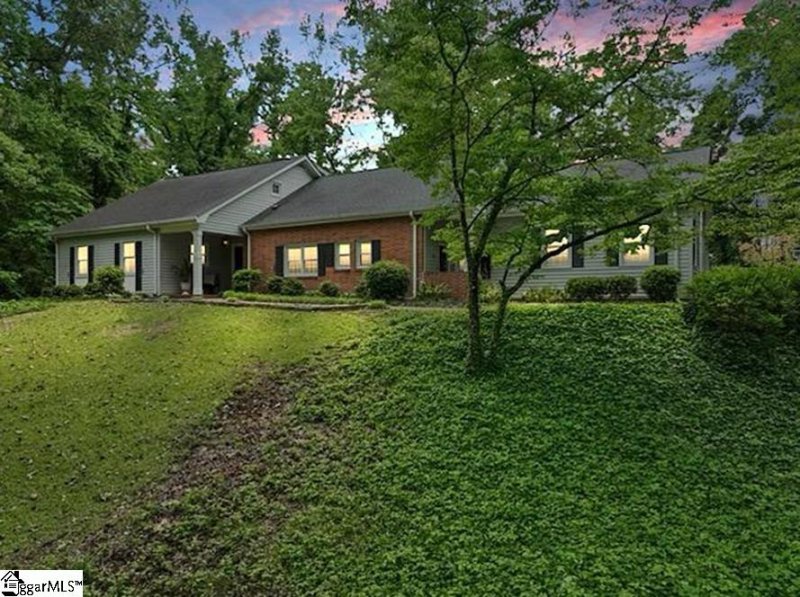 Property image 4 at 305 Sweetbriar Road, Greenville, SC 29615