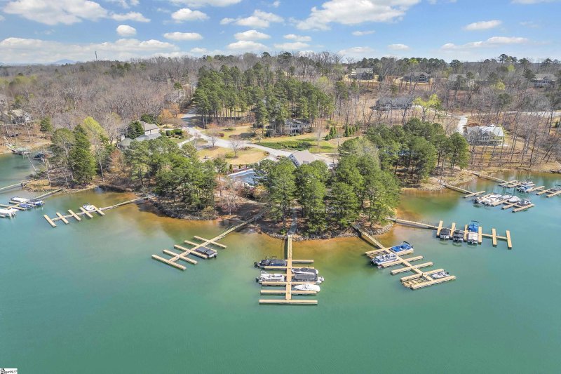 Property image 2 at 805 Elmtree Lane, Seneca, SC 29672