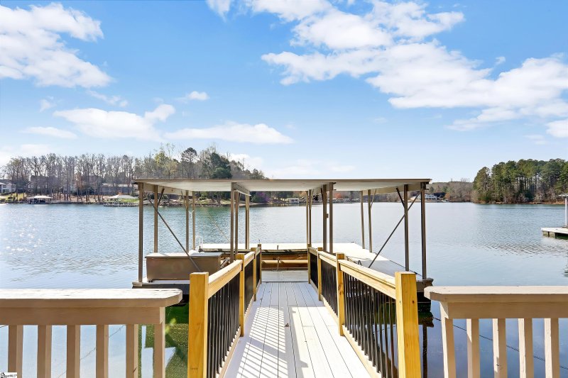 Property image 2 at 303 Amethyst Way, Seneca, SC 29672