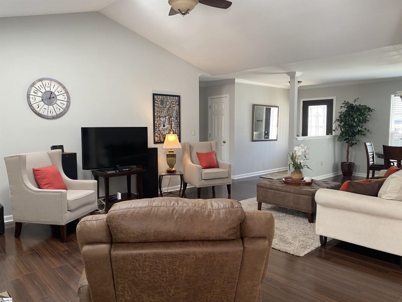 Property image 4 at 429 Riverside Chase Circle, Greer, SC 29650