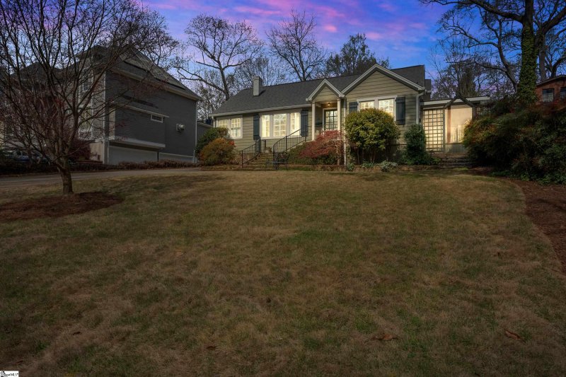 Property image 3 at 19 Rock Creek Drive, Greenville, SC 29605