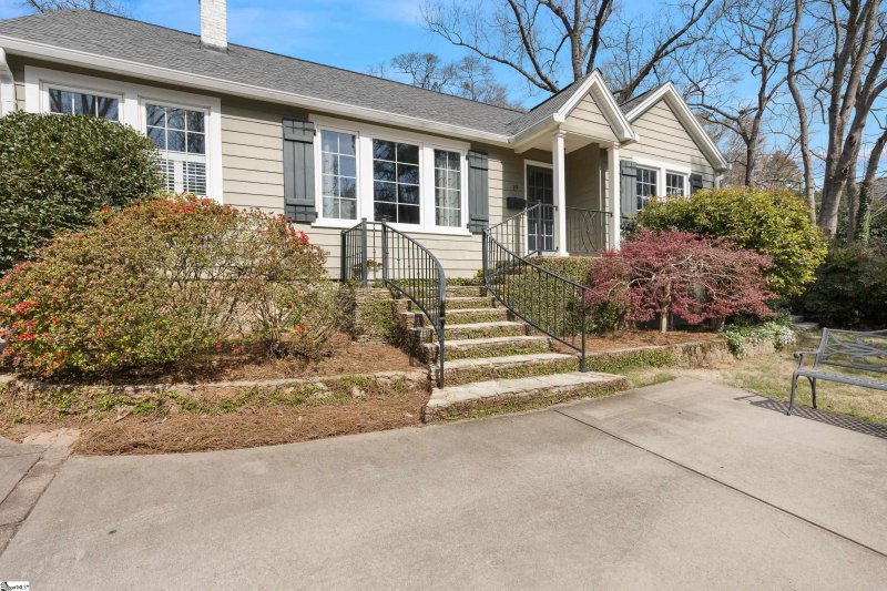 Property image 4 at 19 Rock Creek Drive, Greenville, SC 29605