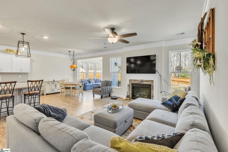 Property image 3 at 410 Nesbit Street, Simpsonville, SC 29680