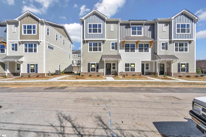 Property image 2 at 11 Keat Avenue, Greenville, SC 29601