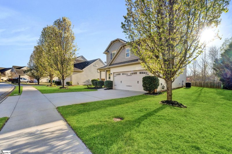 Property image 2 at 17 Blue Slate Court, Greenville, SC 29607