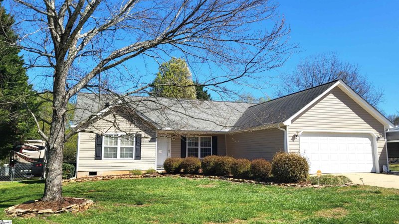 Property image 2 at 102 Viking Drive, Greer, SC 29651