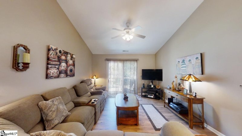 Property image 5 at 102 Viking Drive, Greer, SC 29651