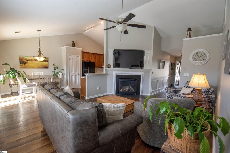 Property image 3 at 26 Stream Crossing Way, Greer, SC 29650