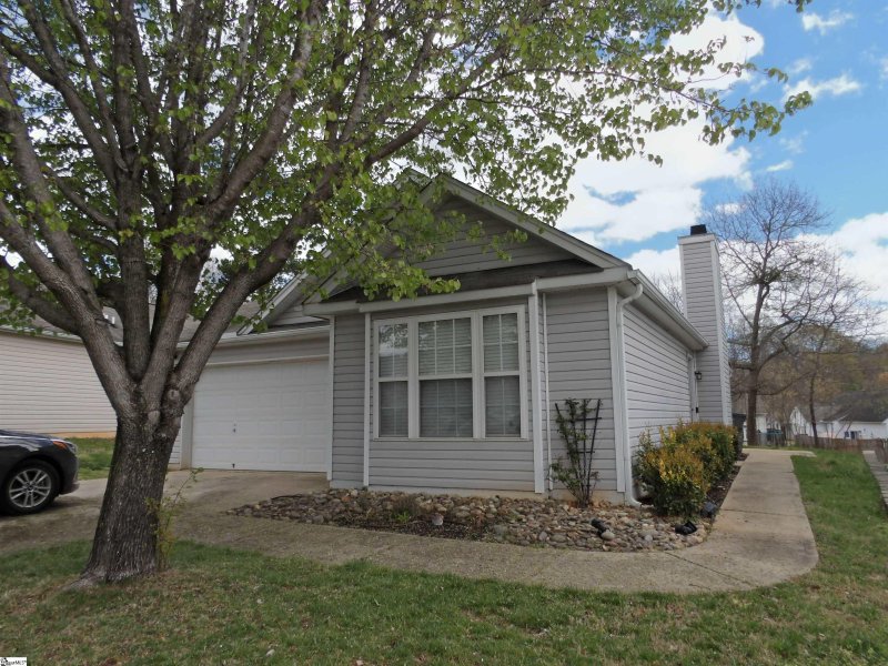 Property image 2 at 9 Millsmith Court, Greenville, SC 29617