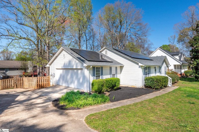 Property image 2 at 502 Brentwood Way, Simpsonville, SC 29680