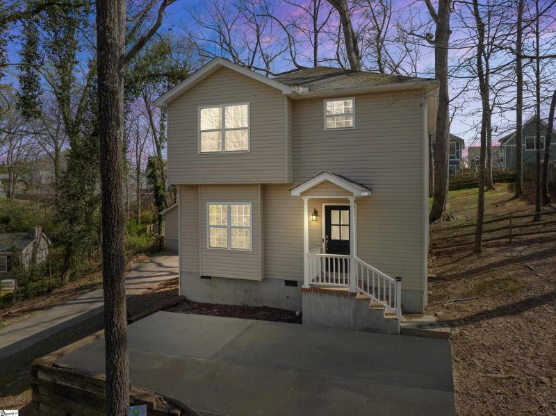 Property image 2 at 30 Lockwood Avenue, Greenville, SC 29607