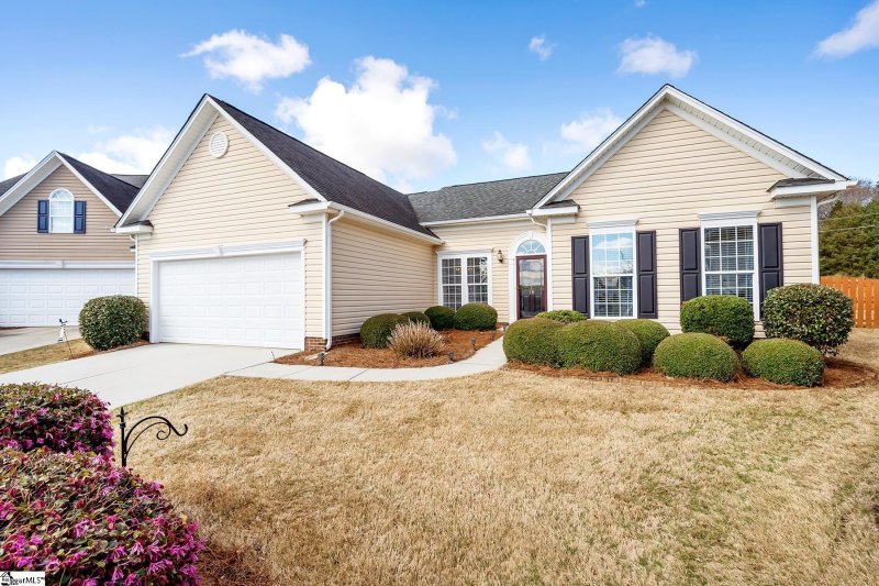 Property image 2 at 18 Carter Run Court, Simpsonville, SC 29681