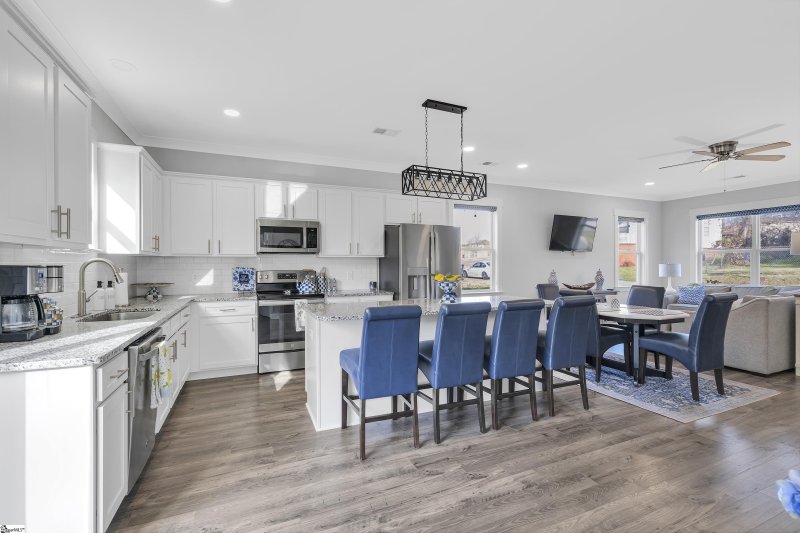 Property image 2 at 4 11th Street, Greenville, SC 29611