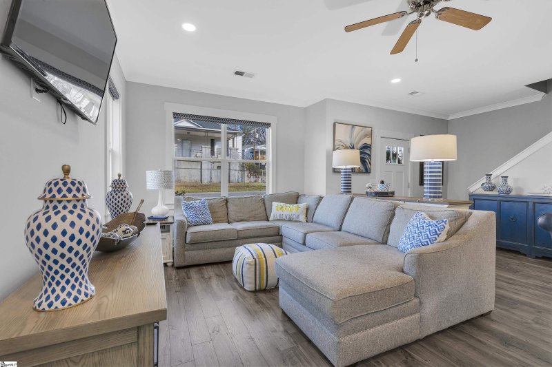 Property image 3 at 4 11th Street, Greenville, SC 29611