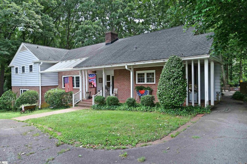 Property image 2 at 104 Dalewood Drive, Spartanburg, SC 29302-3223