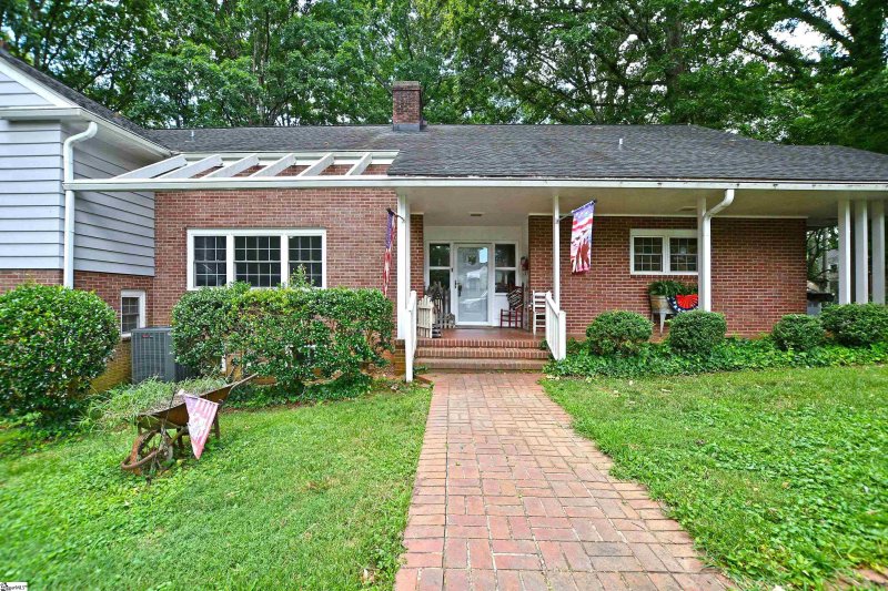 Property image 3 at 104 Dalewood Drive, Spartanburg, SC 29302-3223