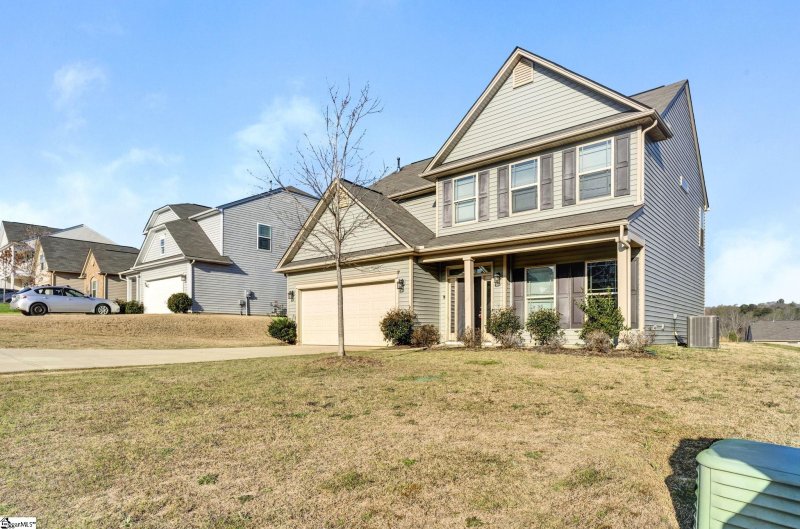 Property image 3 at 412 Basalt Court, Easley, SC 29642