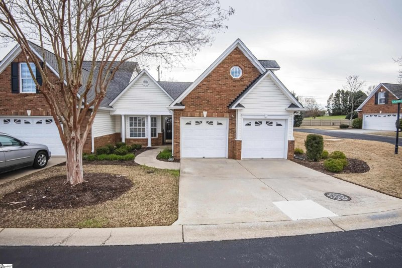 Property image 2 at 670 Ivybrooke Avenue, Greenville, SC 29615