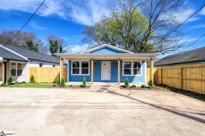 Property image 2 at 11 S Florida Avenue, Greenville, SC 29611