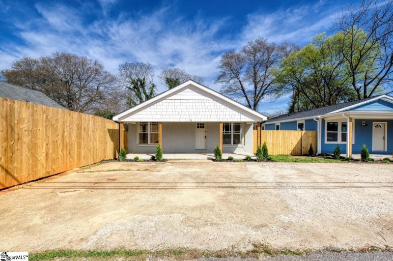Property image 3 at 11 S Florida Avenue, Greenville, SC 29611