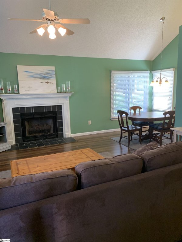 Property image 4 of 301 Waterbury Court in Ambergate, Simpsonville, SC 29680