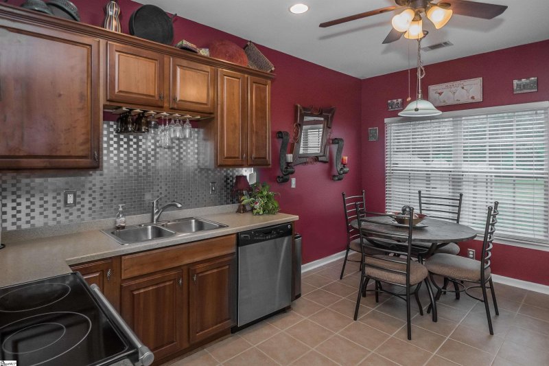 Property image 5 at 252 Dellwood Drive, Spartanburg, SC 29301