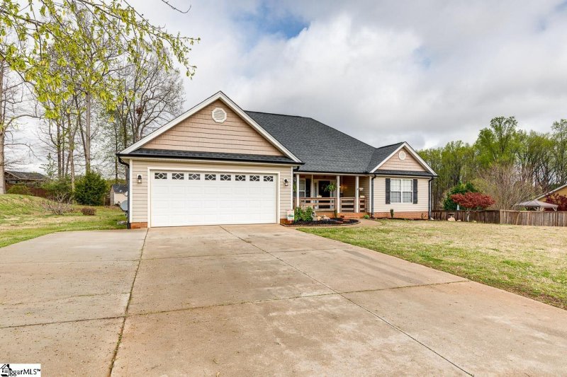 Property image 2 at 6 Camrose Drive, Greer, SC 29651