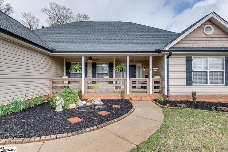 Property image 4 at 6 Camrose Drive, Greer, SC 29651