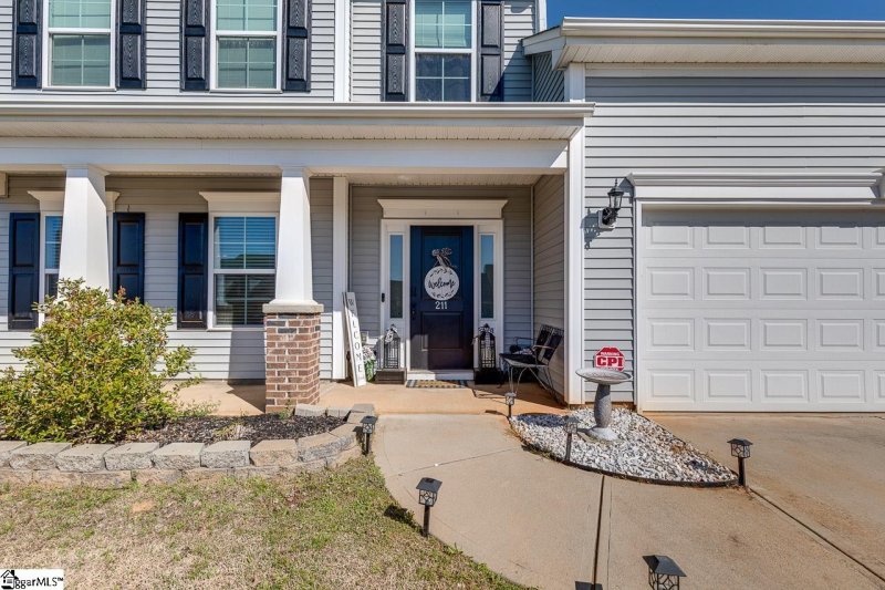 Property image 3 at 211 E Pyrenees Drive, Lyman, SC 29365