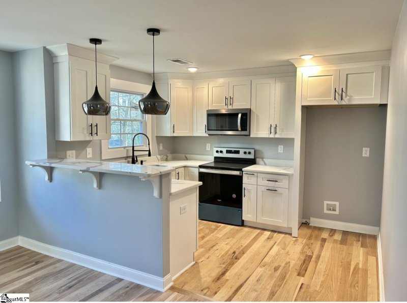 Property image 3 at 34 Hall Street, Greenville, SC 29607