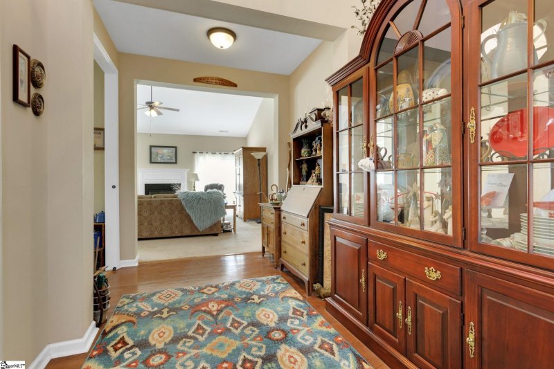 Property image 3 at 10 Hollander Drive, Taylors, SC 29687
