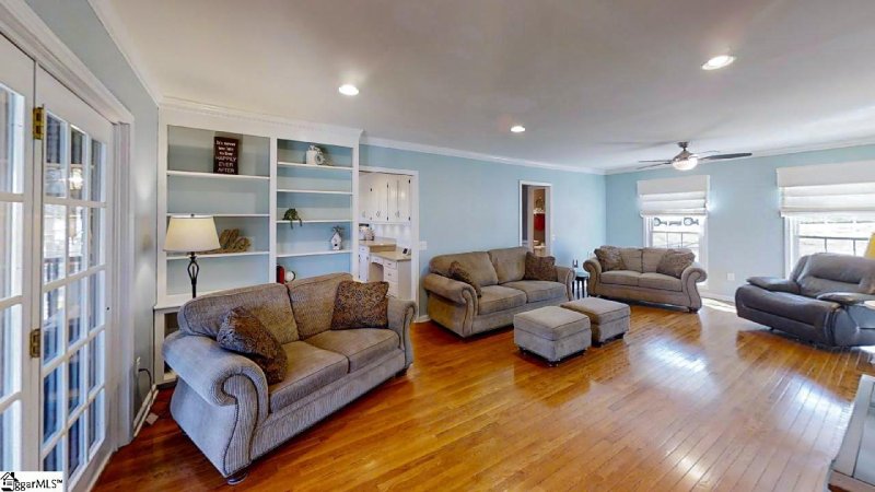 Property image 4 at 107 Holly Hill Lane, Simpsonville, SC 29681